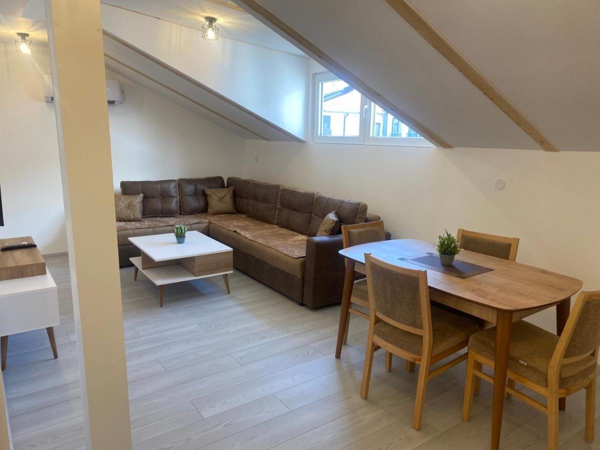 אוהריד Apartments Naumovski מראה חיצוני תמונה